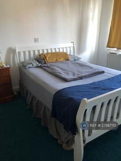 1 bedroom in a house share to rent, Brinklow Crescent, London, SE18