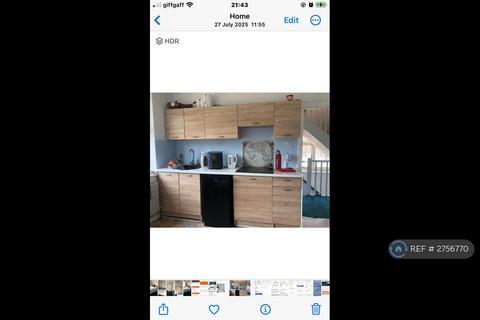 1 bedroom in a house share to rent, Brinklow Crescent, London, SE18