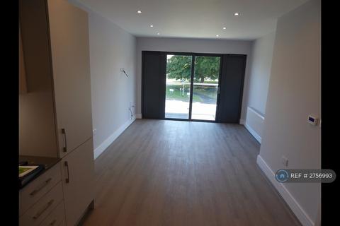 1 bedroom flat to rent, North Street, Horsham, RH13