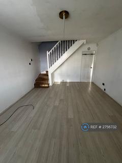 2 bedroom semi-detached house to rent, Old Lane, Chadderton, Oldham, OL9