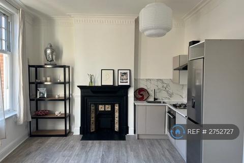 1 bedroom flat to rent, Streatham High Road, London, SW16