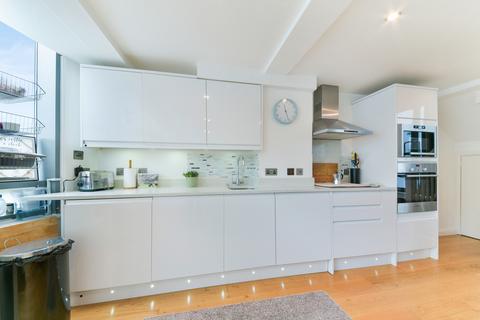 1 bedroom flat to rent, Hardwicks Square, SW18