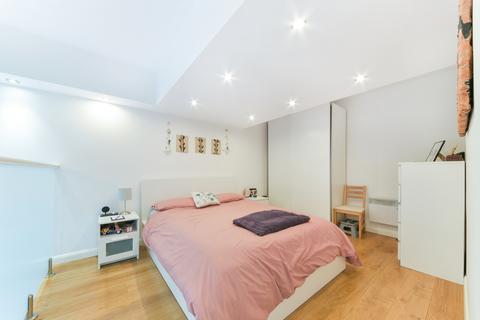 1 bedroom flat to rent, Hardwicks Square, SW18