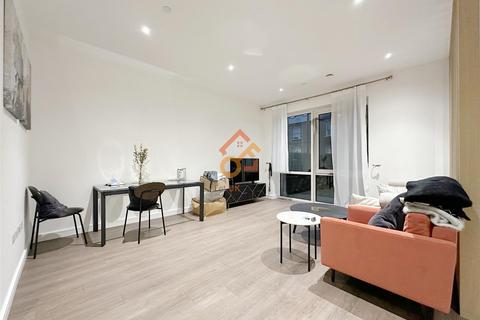 1 bedroom in a house share to rent, House Share-Leamore Street, London, W6