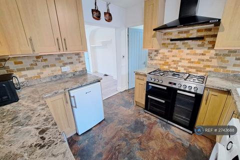 3 bedroom terraced house to rent, Dimsdale Grove, Birmingham, B31