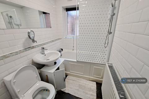 3 bedroom terraced house to rent, Dimsdale Grove, Birmingham, B31