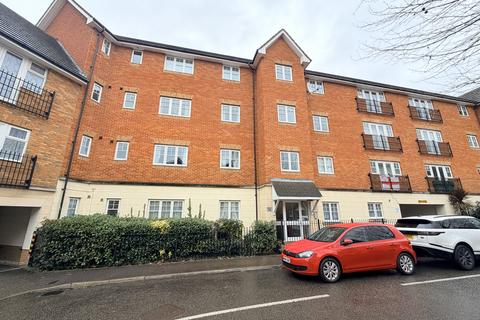 3 bedroom flat for sale, Caspian Way, Purfleet on Thames