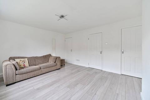 1 bedroom flat to rent, Trafalgar Court, Hounslow, TW3
