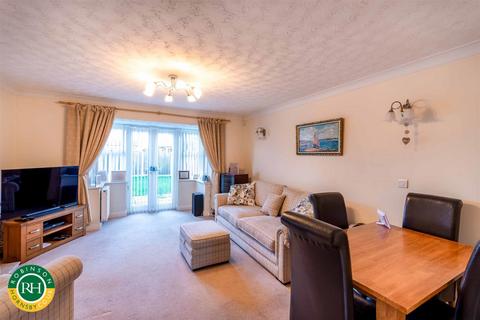 3 bedroom townhouse for sale, Coniston Drive, Doncaster