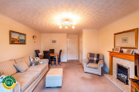 3 bedroom townhouse for sale, Coniston Drive, Doncaster
