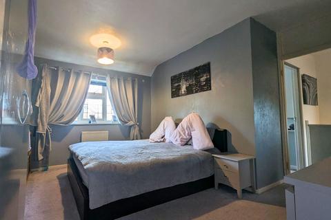 3 bedroom semi-detached house for sale, West Grange Road, Leeds