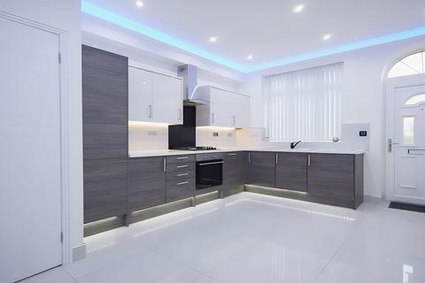 1 bedroom in a house share to rent, Rose Avenue, CR4 3JS