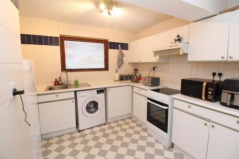 1 bedroom apartment to rent, The Pantiles, CM12