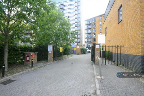 1 bedroom flat to rent, Gateway Court, Ilford, IG2