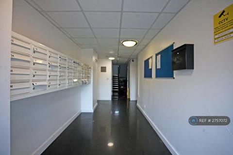 1 bedroom flat to rent, Gateway Court, Ilford, IG2