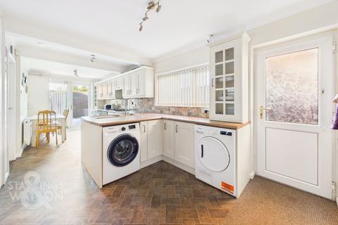 3 bedroom detached bungalow for sale, Victoria Road, Diss