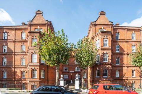 1 bedroom flat to rent, Queen's Club Gardens, London W14