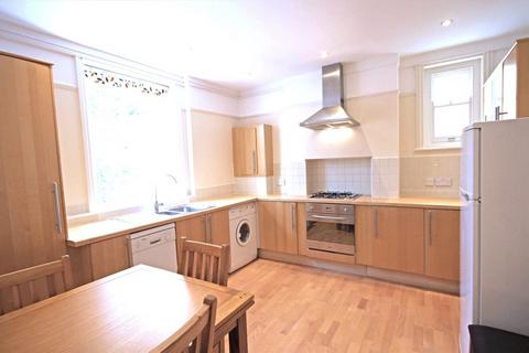 1 bedroom flat to rent, Queen's Club Gardens, London W14