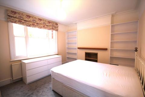 1 bedroom flat to rent, Queen's Club Gardens, London W14