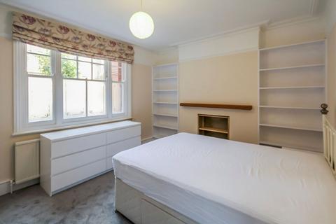 1 bedroom flat to rent, Queen's Club Gardens, London W14