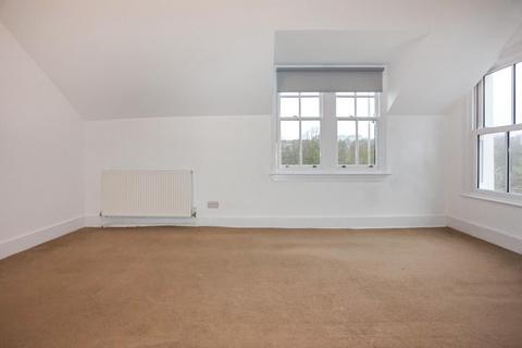 2 bedroom flat to rent, East Drive, Brighton