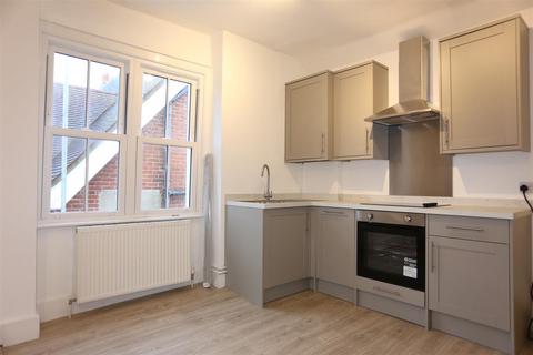 2 bedroom flat to rent, East Drive, Brighton