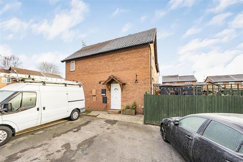 Moore Close, Cippenham