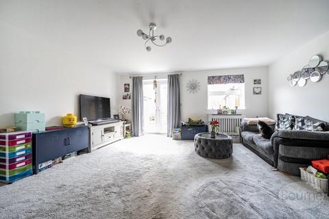 4 bedroom detached house for sale, Farm Drive, Petersfield, Hampshire, GU31