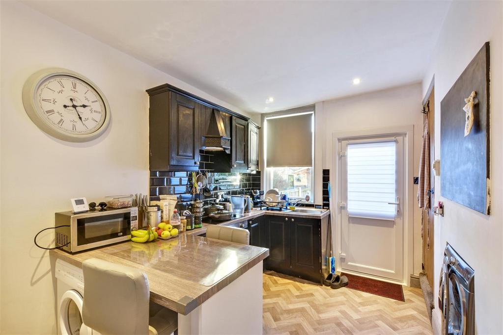 Kitchen 1.jpeg