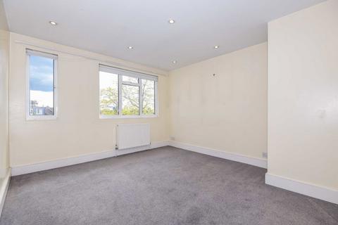 3 bedroom house to rent, Eridge Road, London W4