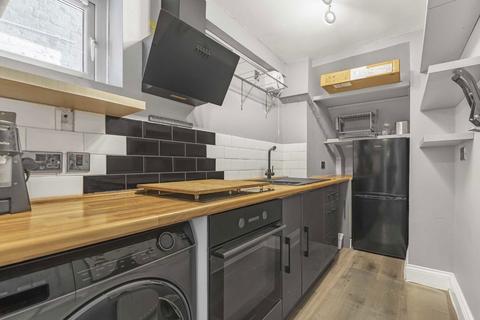 1 bedroom flat for sale, Knights Park, Kingston Upon Thames KT1