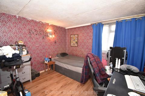 3 bedroom terraced house for sale, Carless Close, Gosport