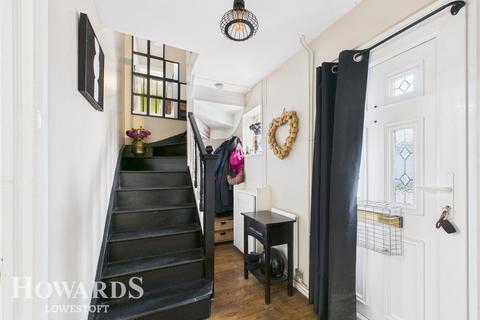3 bedroom semi-detached house for sale, Kirkley Gardens, Lowestoft