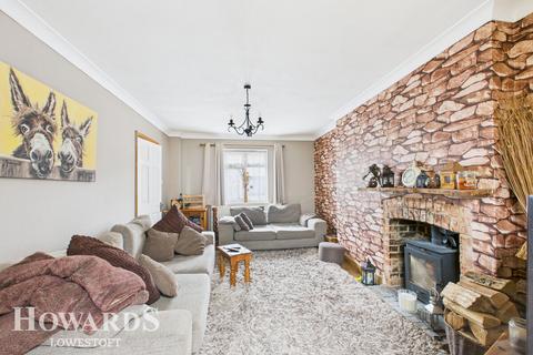3 bedroom semi-detached house for sale, Kirkley Gardens, Lowestoft