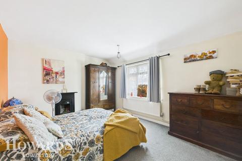 3 bedroom semi-detached house for sale, Kirkley Gardens, Lowestoft