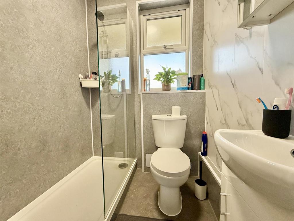 Shower Room.jpg
