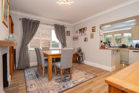 4 bedroom detached house for sale, Station Road, St. Helens, Ryde
