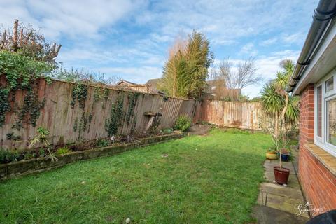 4 bedroom detached house for sale, Station Road, St. Helens, Ryde