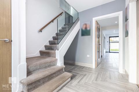3 bedroom semi-detached house to rent, Amethyst Road, Christchurch, BH23 3