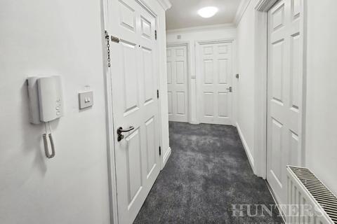 1 bedroom flat for sale, William Street, Carshalton