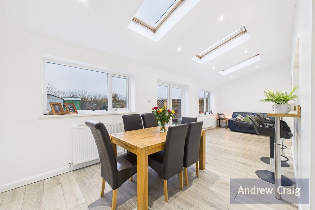 Living/Dining Area