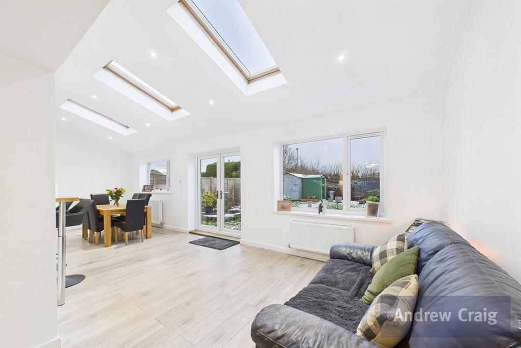 Living/Dining Area