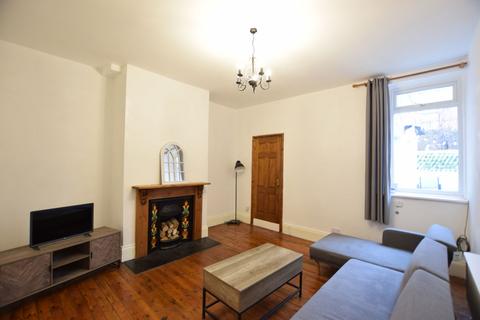 2 bedroom flat to rent, Windsor Avenue, Gateshead, NE8