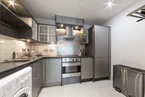 2 bedroom flat to rent, St. George Wharf, London SW8