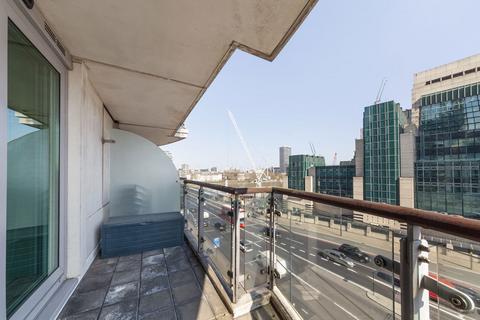 2 bedroom flat to rent, St. George Wharf, London SW8