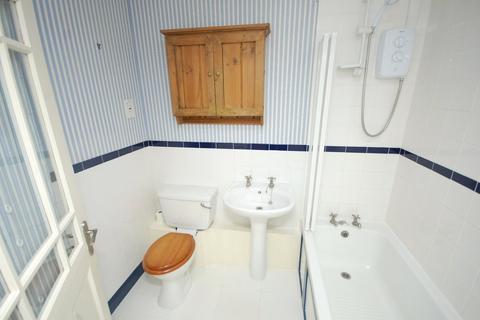 2 bedroom terraced house to rent, Aldridge Close, Chelmsford, CM2