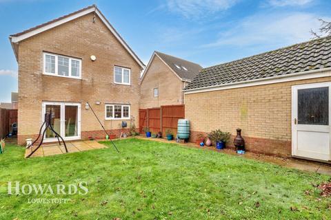 4 bedroom detached house for sale, Amber Drive, Kessingland