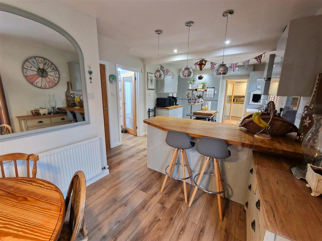 Kitchen Diner.jpg