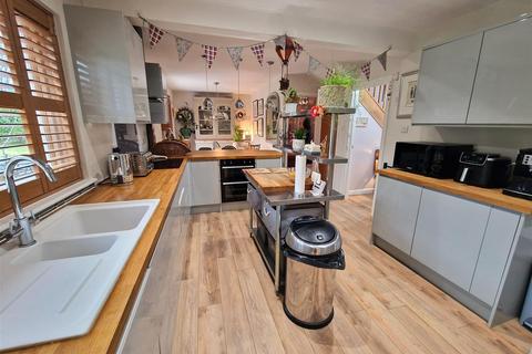 4 bedroom detached house for sale, Deer Park Crescent, Tavistock