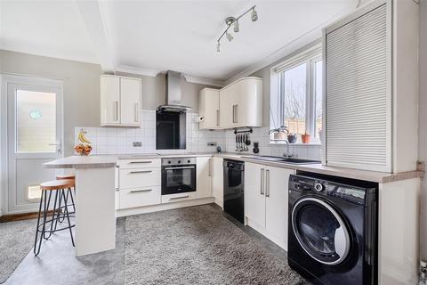 2 bedroom end of terrace house for sale, Poplar Way, North Colerne, Chippenham